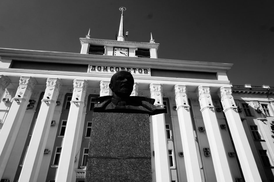 Transnistria statue